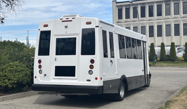 
								2020 Chevrolet Express 4500 full									
