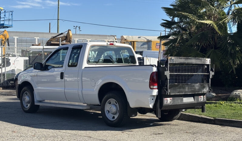 
								2006 Ford F-250 Super Duty full									