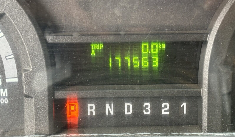 
								2011 Ford E-450 Super Duty full									