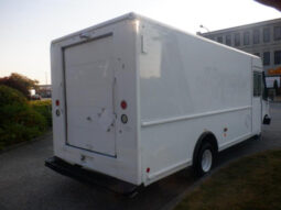 
										2006 Ford E-450 Econoline Super Duty full									