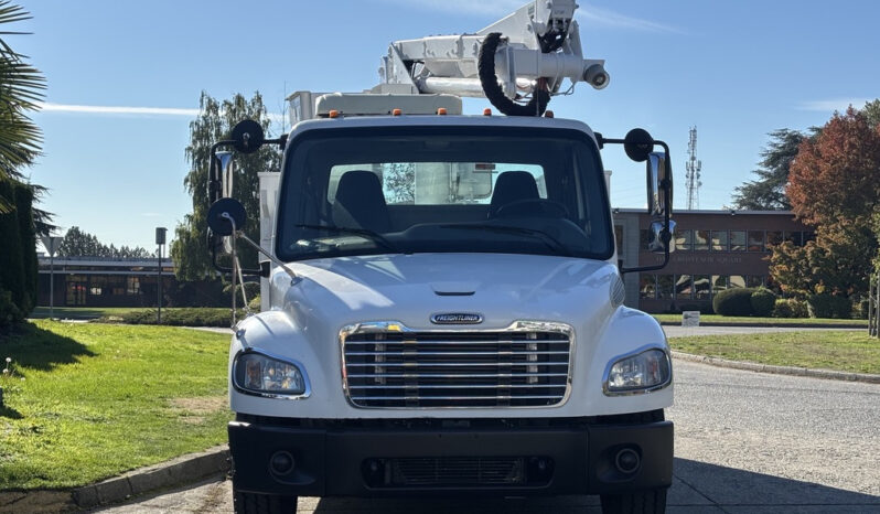 
								2005 Freightliner M2 106 full									
