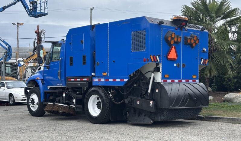 
								2013 International DuraStar full									