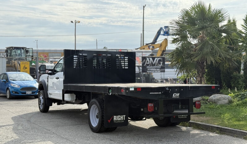 
								2023 Ford F-550 Super Duty full									