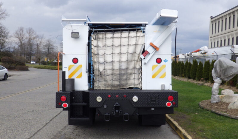 
								2006 Freightliner M2 106 full									