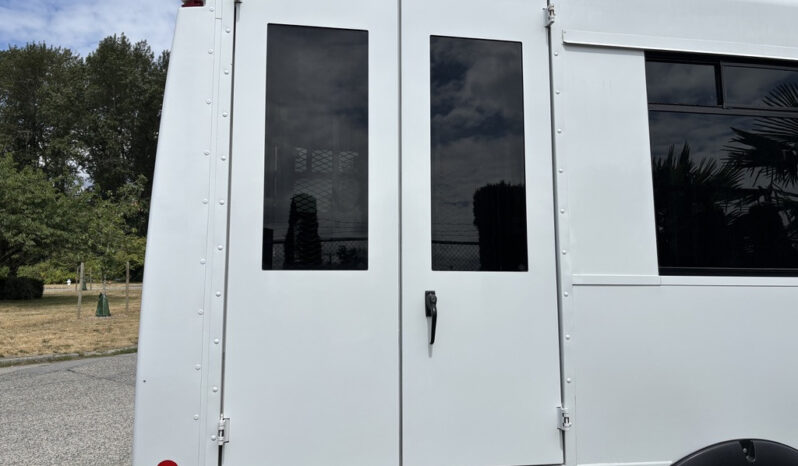 
								2020 Chevrolet Express 4500 full									