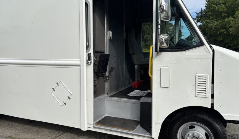 
								2018 Ford E-450 Super Duty full									