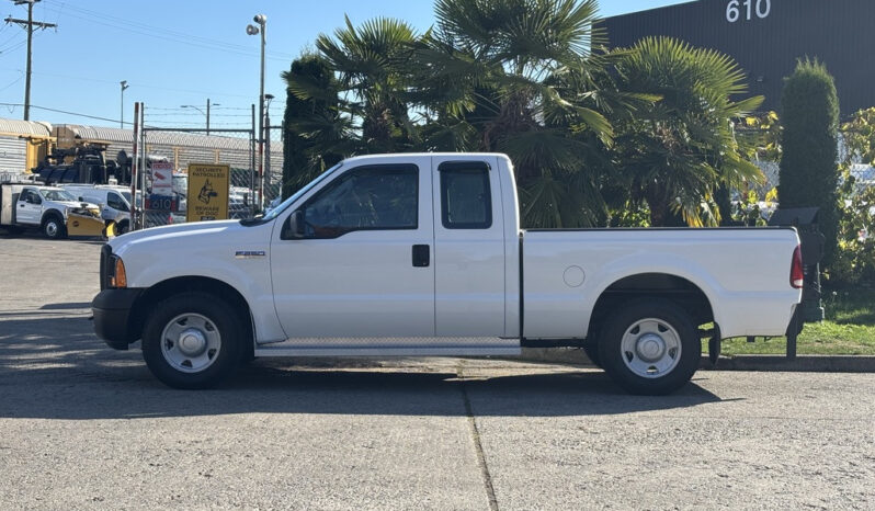 
								2006 Ford F-250 Super Duty full									