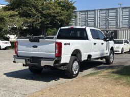 
										2023 Ford F-350 Super Duty full									