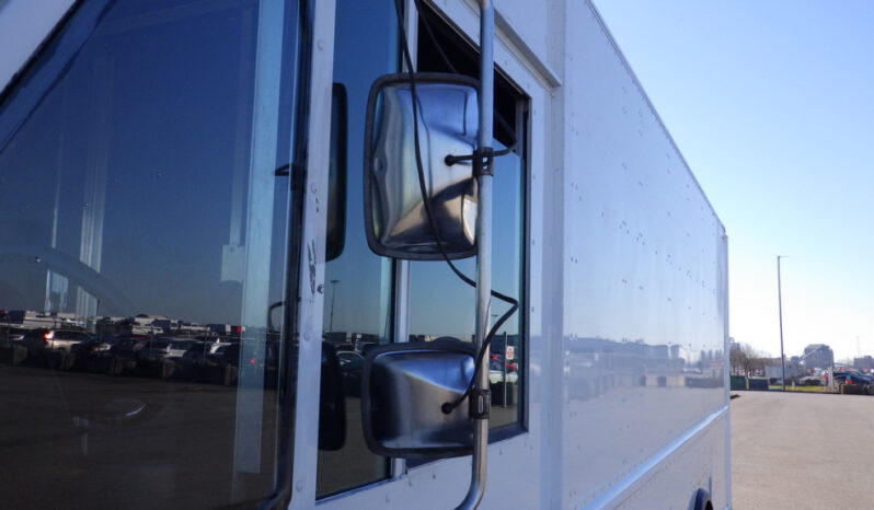 
								2009 Ford E-450 Super Duty full									