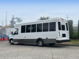 
										2020 Chevrolet Express 4500 full									