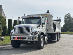 
										2013 International 7400 full									