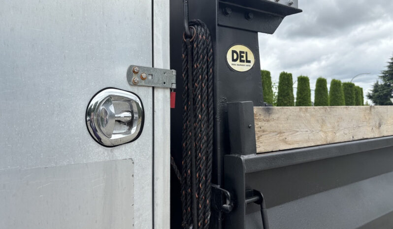 
								2015 Mitsubishi Fuso full									