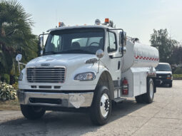 
										2010 Freightliner M2 106 full									