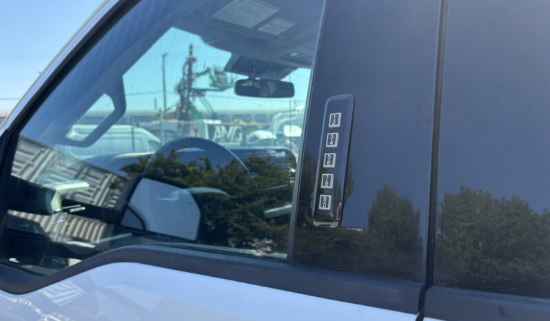 
								2023 Ford F-350 Super Duty full									