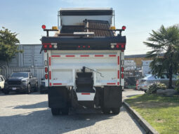 
										2013 International 7400 full									