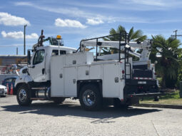 
										2022 Freightliner 108SD full									