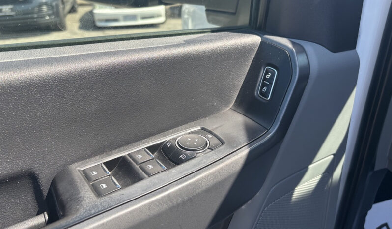 
								2023 Ford F-350 Super Duty full									