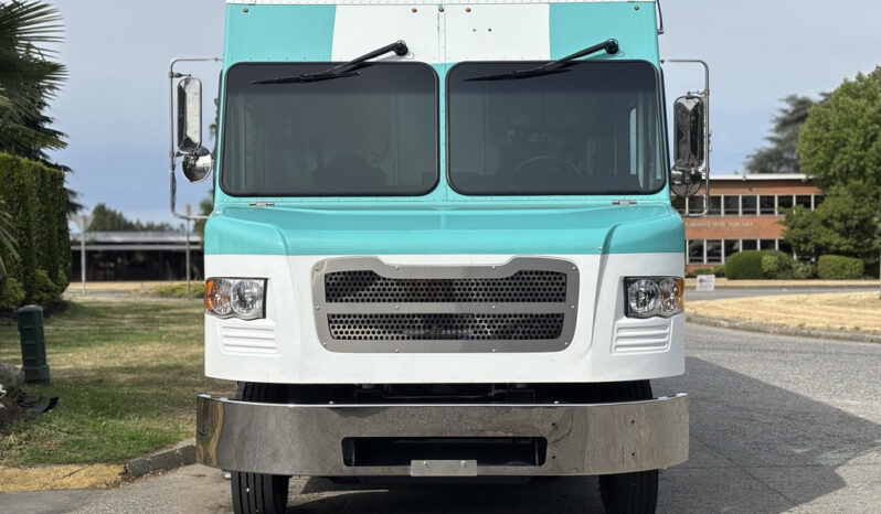 
								2020 Freightliner MT45 full									