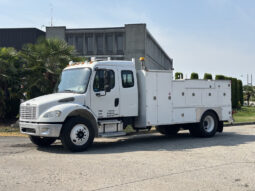 
										2004 Freightliner M2 106 full									