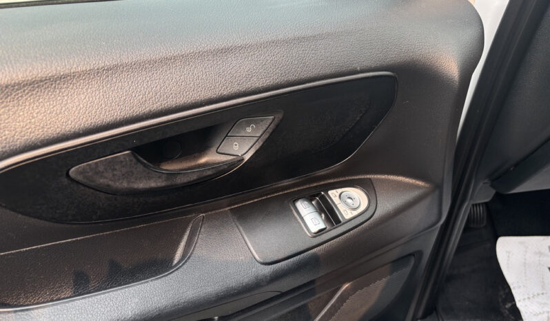 
								2022 Mercedes-Benz Metris full									