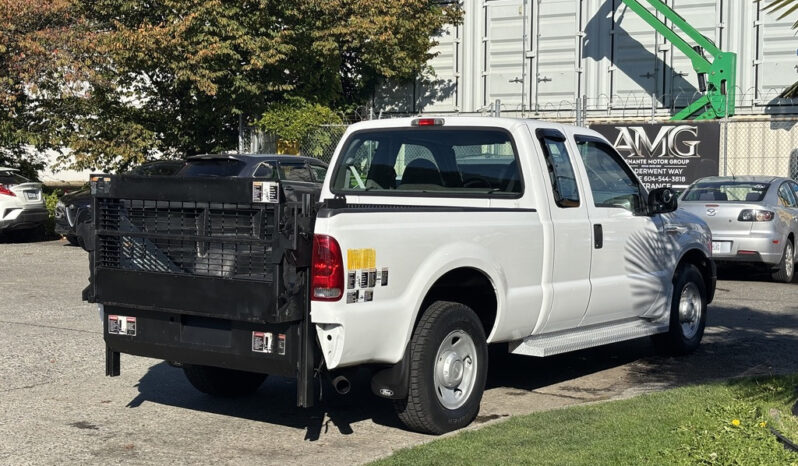 
								2006 Ford F-250 Super Duty full									