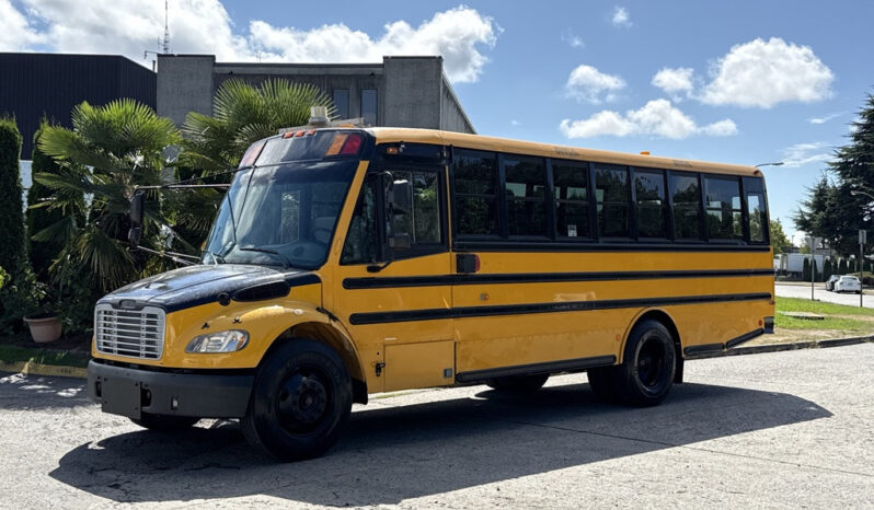 
								2011 Freightliner M2 106 full									