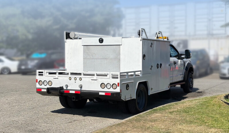 
								2017 Ford F-550 Super Duty full									