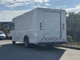 
										2012 Ford E-450 Super Duty full									