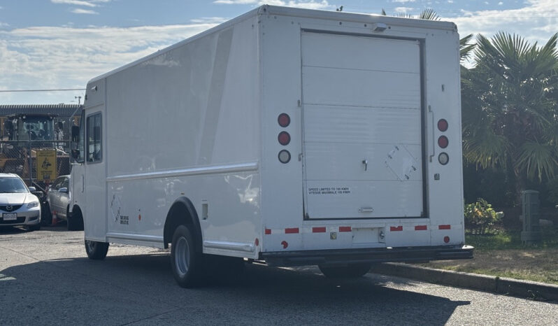 
								2012 Ford E-450 Super Duty full									