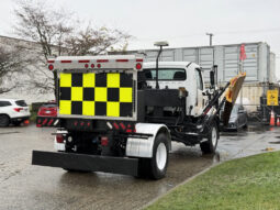 
										2016 Freightliner 108SD full									