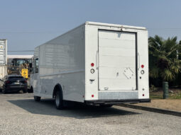 
										2018 Ford E-450 Super Duty full									