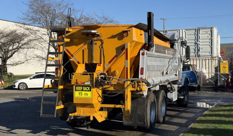 
								2005 Volvo VHD full									