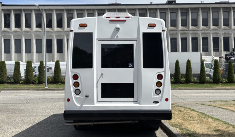 
								2020 Chevrolet Express 4500 full									
