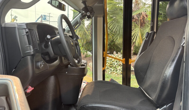 
								2020 Chevrolet Express full									