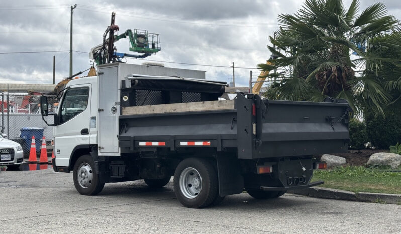 
								2015 Mitsubishi Fuso full									