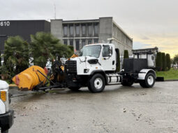 
										2016 Freightliner 108SD full									