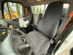 
										2016 Freightliner 108SD full									