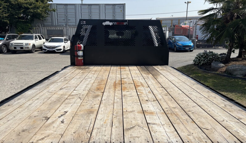 
								2022 Ford F-550 Super Duty full									