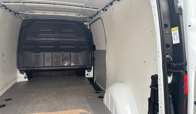 
								2022 Mercedes-Benz Metris full									