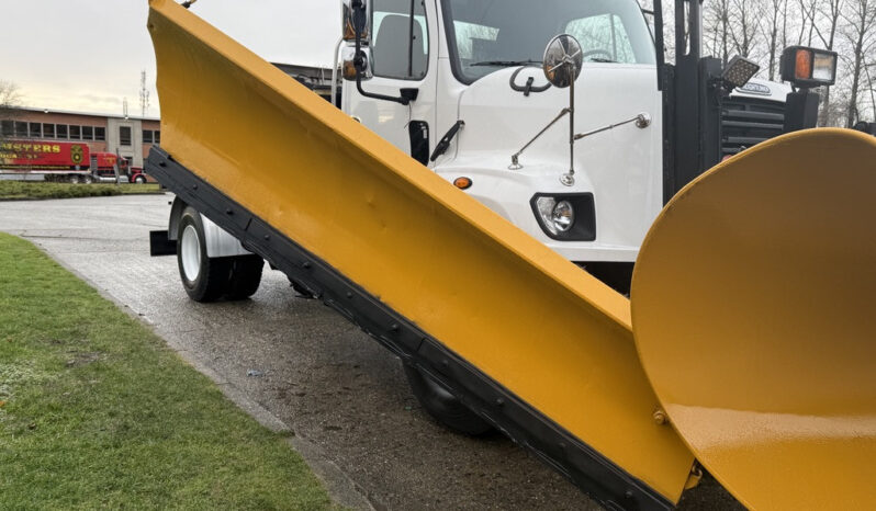 
								2016 Freightliner 108SD full									
