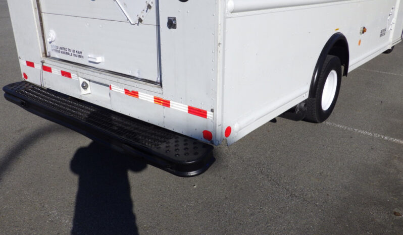 
								2009 Ford E-450 Super Duty full									