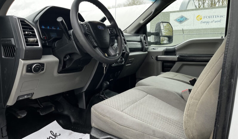 
								2017 Ford F-550 full									