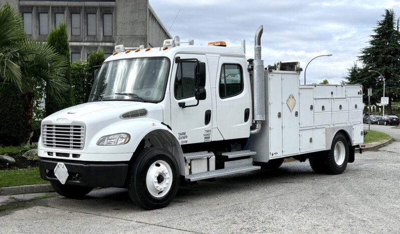 
								2005 Freightliner M2 106 full									