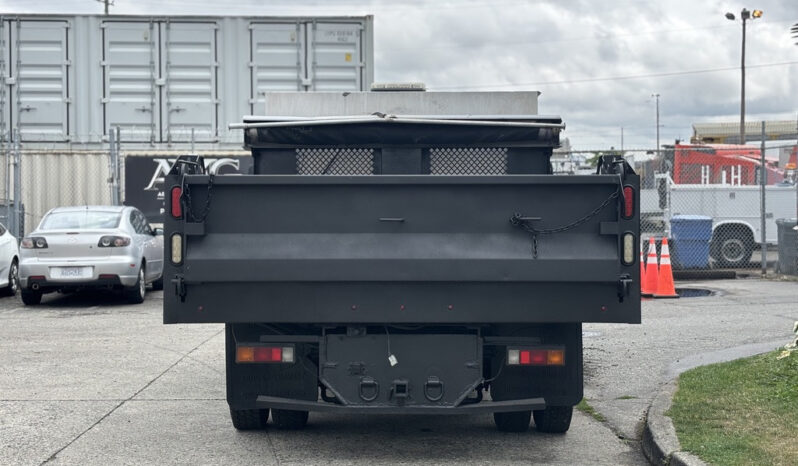
								2015 Mitsubishi Fuso full									