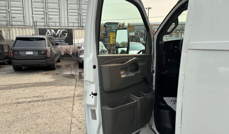
								2020 Chevrolet Express full									