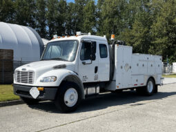 
										2004 Freightliner M2 106 full									