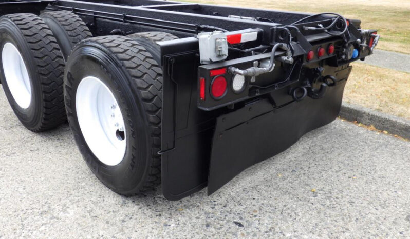 
								2012 International 7400 full									