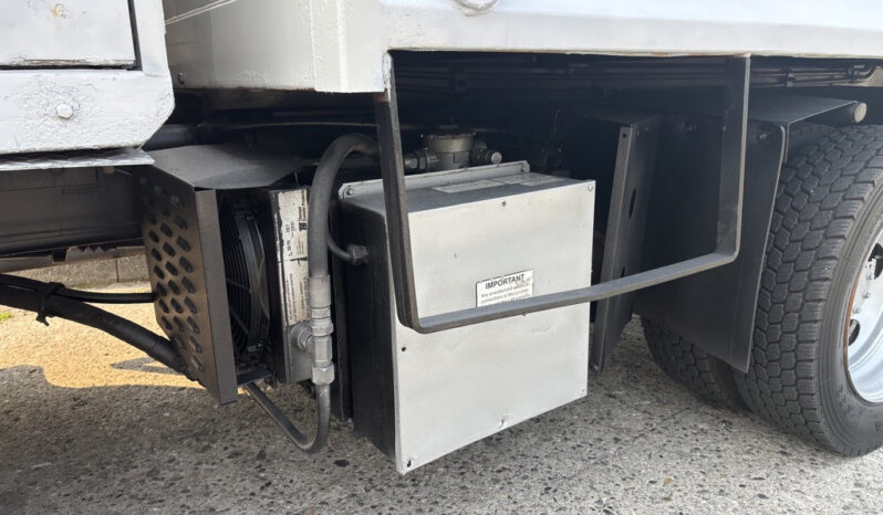 
								2009 Ford F-550 full									
