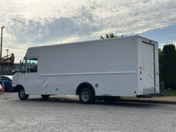 
										2018 Ford E-450 Super Duty full									