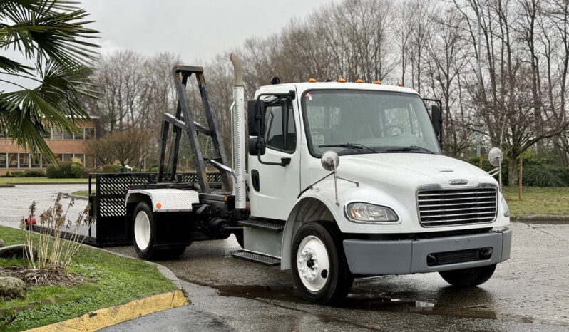 
								2019 Freightliner M2 106 full									